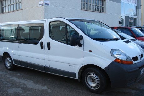 RENAULT TRAFIC 9 PLAZAS 1.9